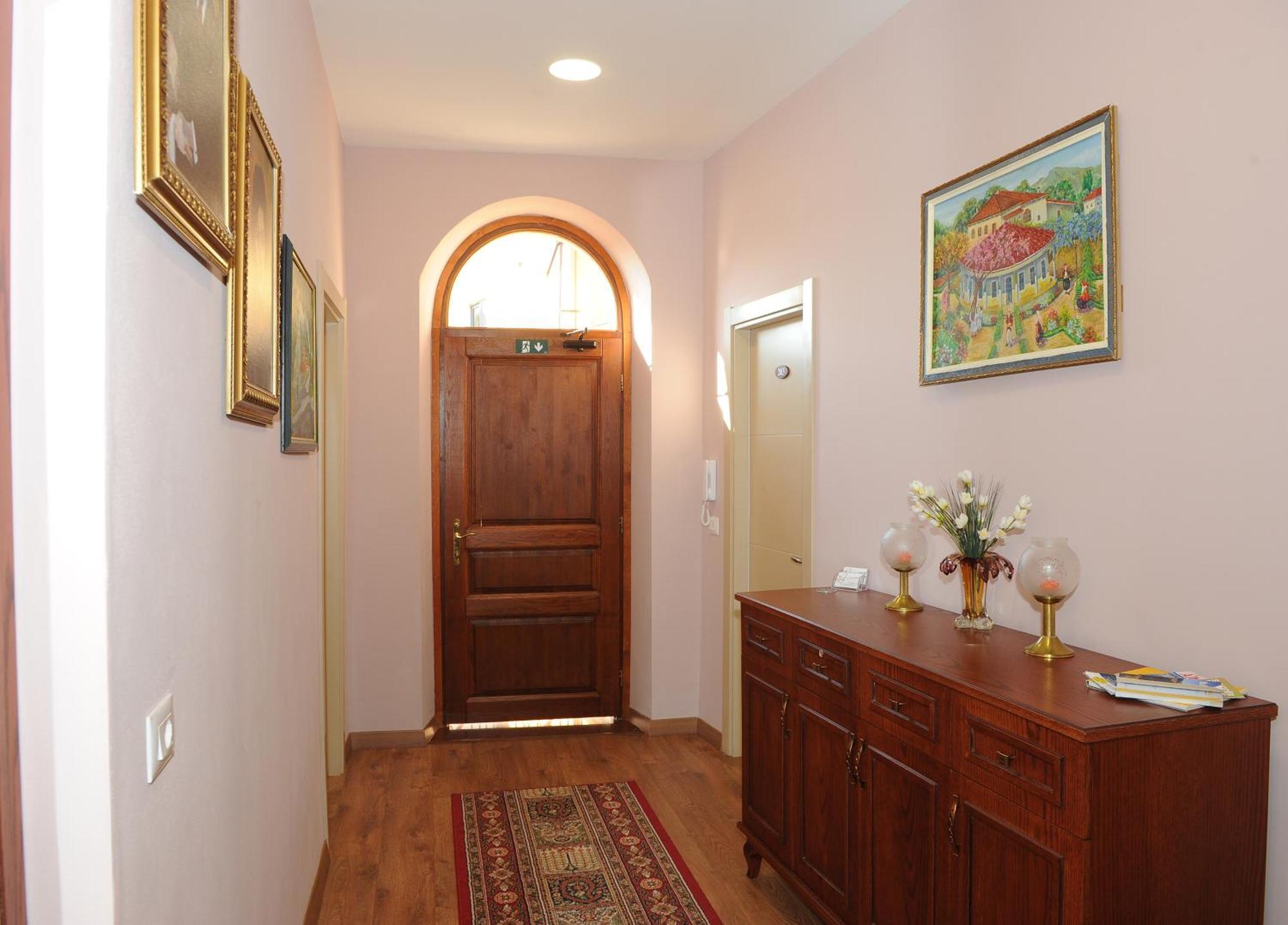 Art Rooms Gjuhadol Szkodra Zewnętrze zdjęcie